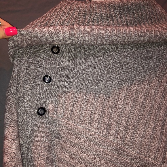 Knitted poncho - Picture 2 of 5